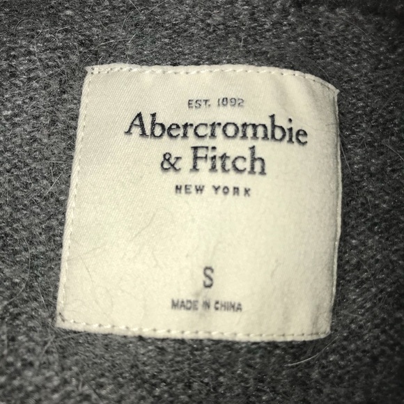 Adorable Abercrombie soft sweater! - Picture 5 of 5